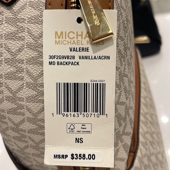 Michael Kors Womens Valerie Medium Logo Backpack 30F2G9VB2B-149 (Vanilla)
NWT - Picture 16 of 16